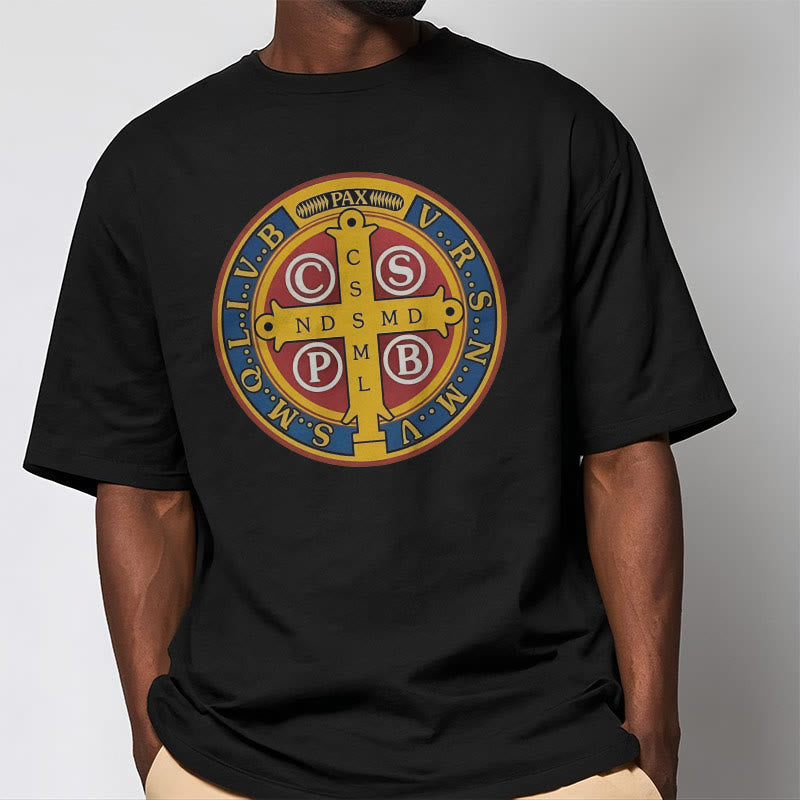 T-shirt à manches courtes Christianartworkshop style classique avec médaille dorée de Saint Benoît - image 3