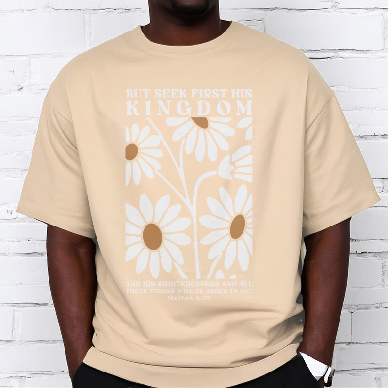 T-shirt à manches courtes fleuri Christianartworkshop avec citation de Matthieu 6:33 : « Cherchez d’abord son royaume ». - image 5