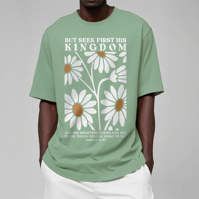 T-shirt à manches courtes fleuri Christianartworkshop avec citation de Matthieu 6:33 : « Cherchez d’abord son royaume ». - image 9