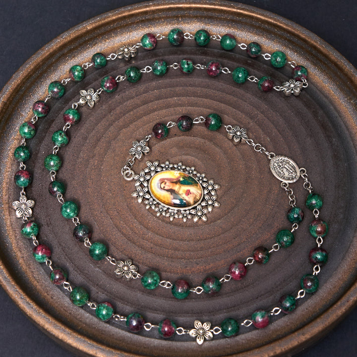 Christianartworkshop Chapelet en alliage avec pierre naturelle verte ronde de 8 mm, orné de Notre-Dame de Fátima et du Cœur Immaculé de Marie - Vert - image 0