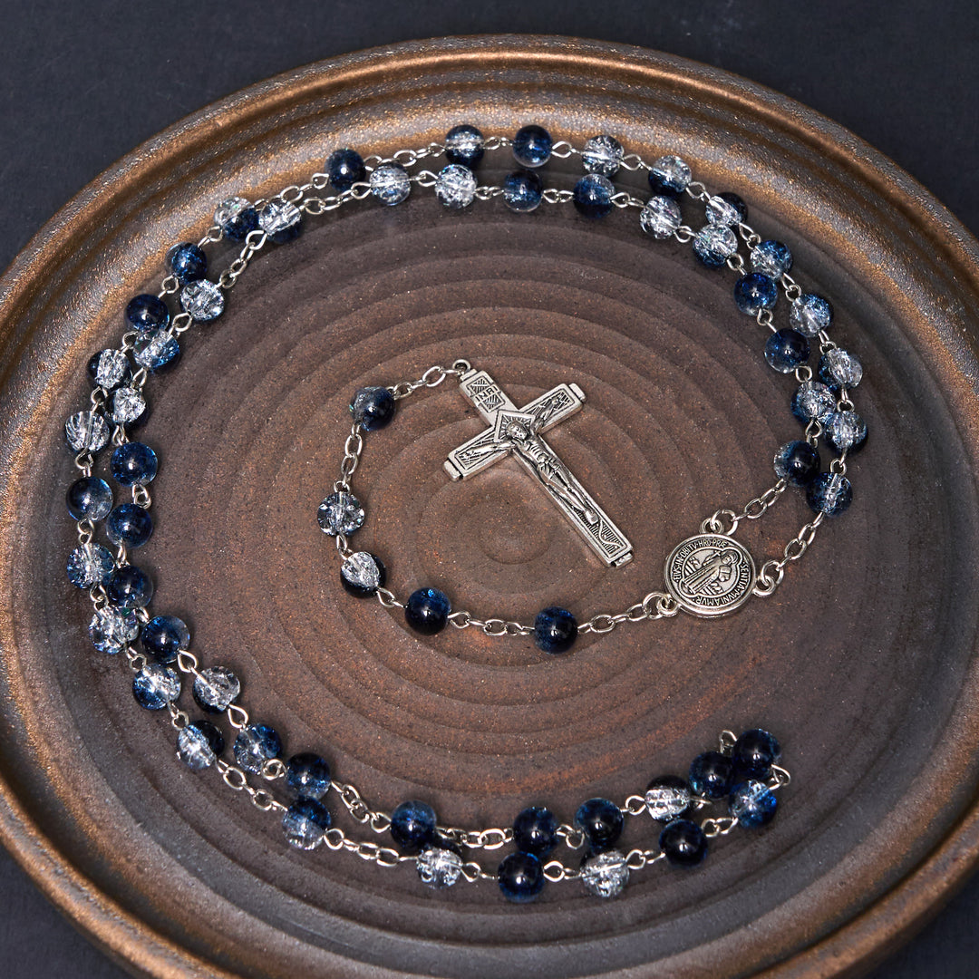 Christianartworkshop Chapelet/bracelet en acrylique bleu avec médaille et crucifix de style classique Saint Benoît - image 2