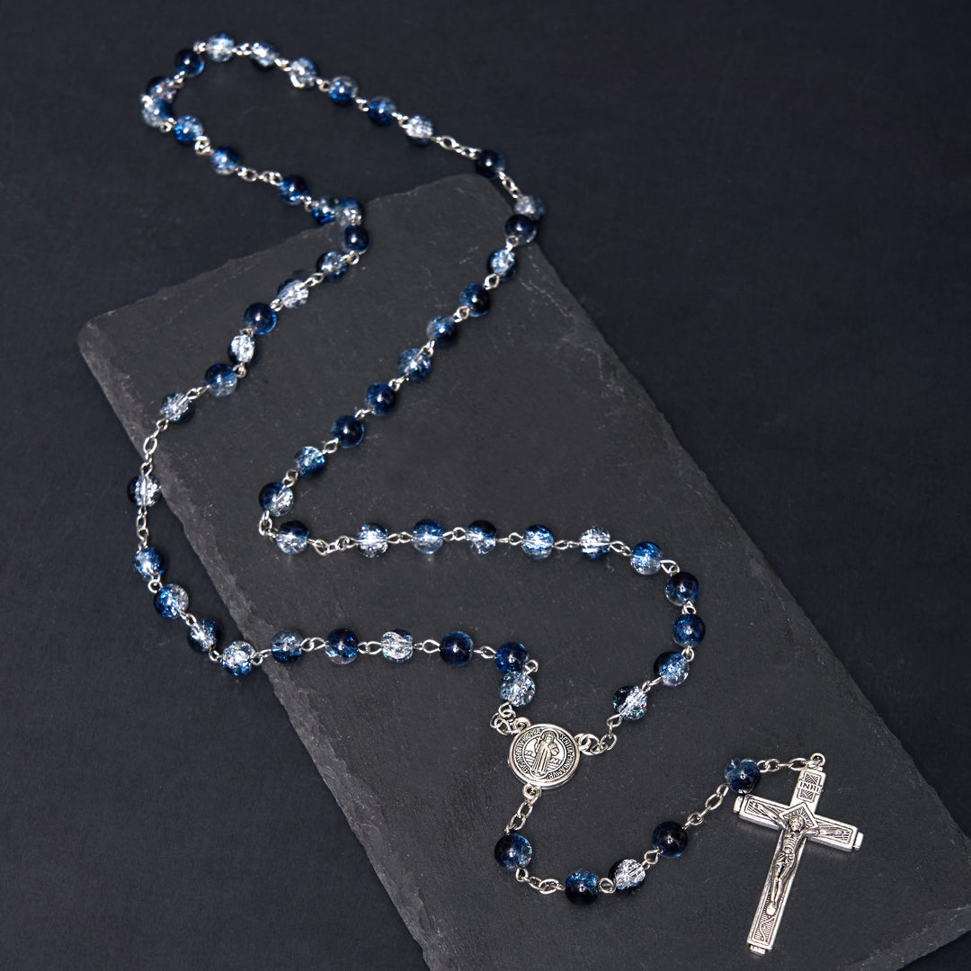 Christianartworkshop Chapelet/bracelet en acrylique bleu avec médaille et crucifix de style classique Saint Benoît - image 3