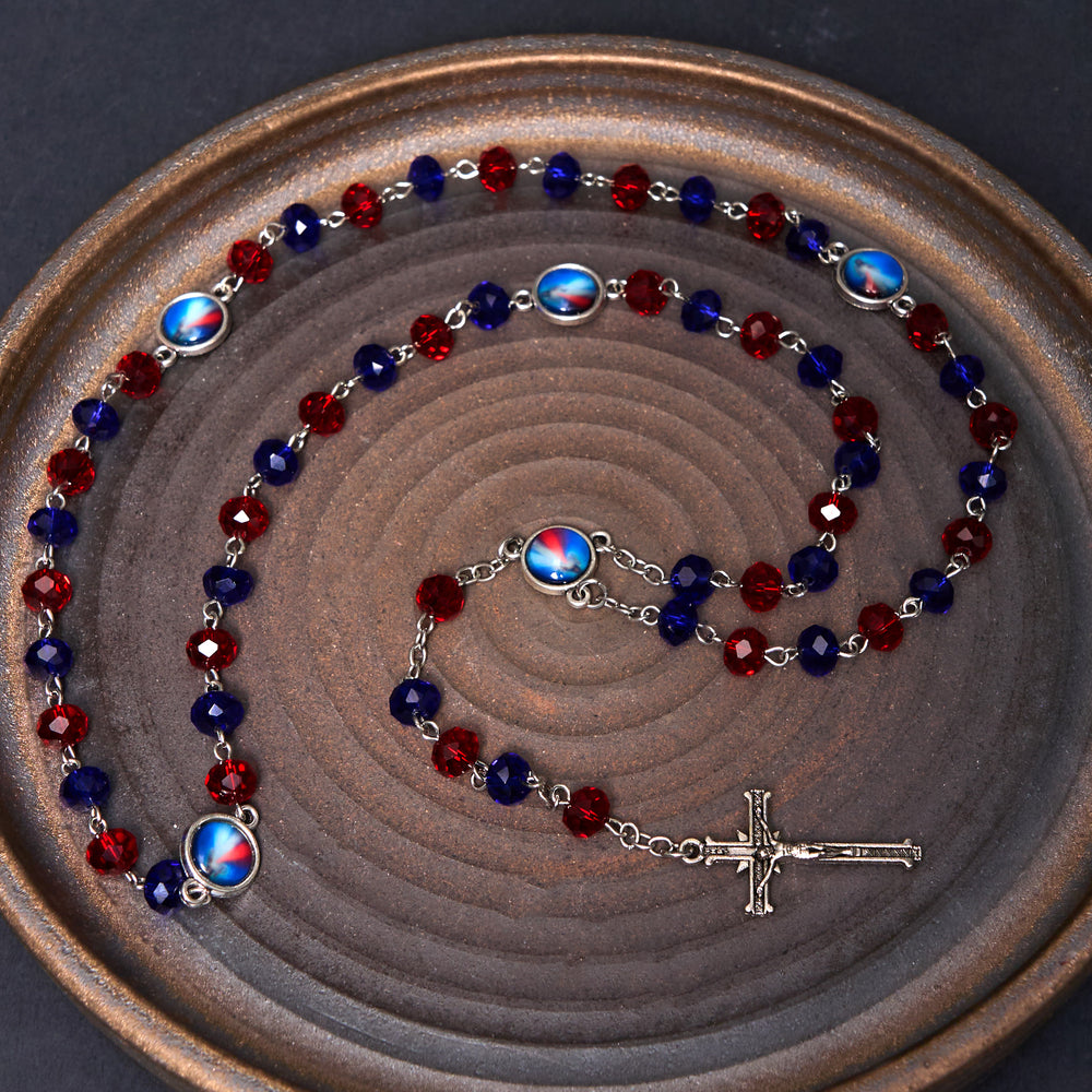 Christianartworkshop Chapelet en alliage de cristal multicolore avec pendentif Sacré-Cœur de Jésus et crucifix en polyèdre de 6 x 8 mm - image 1