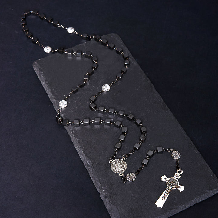 Christianartworkshop Médaille de Saint Benoît et crucifix en alliage de pierre biliaire noire carrée de 6 mm, chapelet - image 5