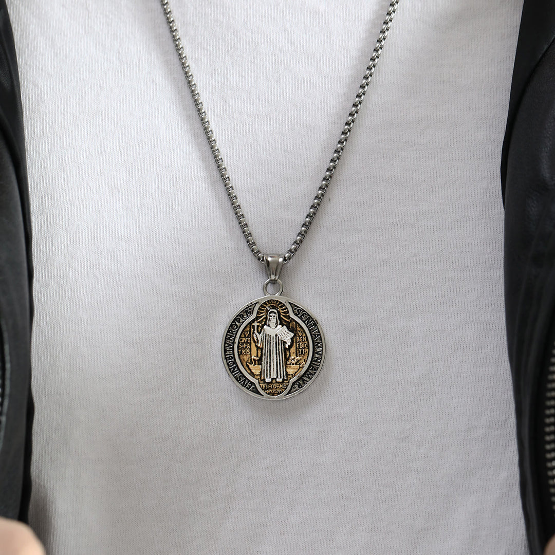 Christianartworkshop Collier pendentif Saint Benoît, symbole de protection sacrée, style rétro classique. - image 6