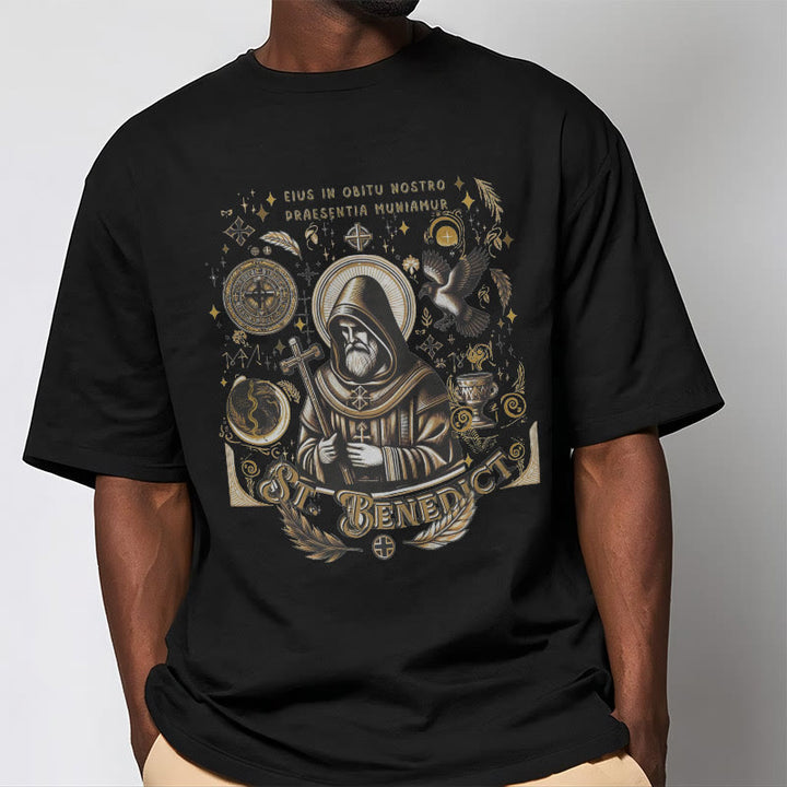 T-shirt à manches courtes Christianartworkshop style classique avec la bénédiction de saint Benoît - image 4