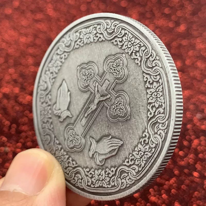 Christianartworkshop Pièce de monnaie de style classique représentant la couronne d'épines de Jésus, symbole de protection et de renforcement des liens. - image 4