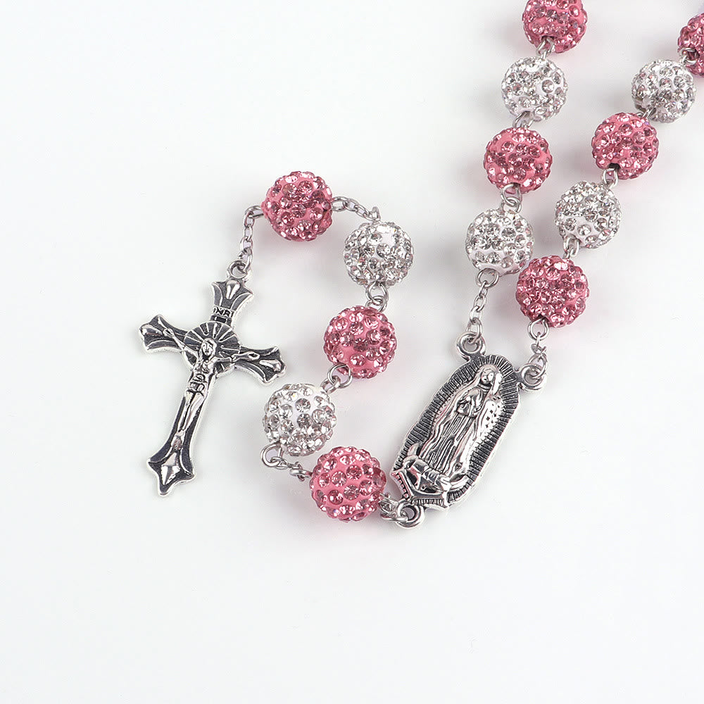 Christianartworkshop Chapelet Notre-Dame de Guadalupe et crucifix de 10 mm de diamètre, en pâte polymère rose et blanche, avec chaîne en alliage. - image 3