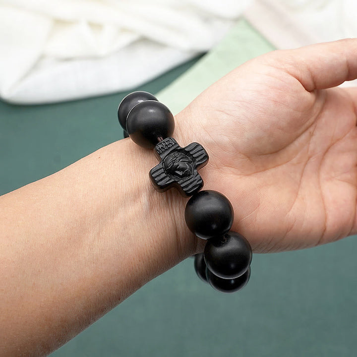 Bracelet chapelet classique en bois de santal noir avec croix de Jésus-Christ, signé Christianartworkshop - image 3