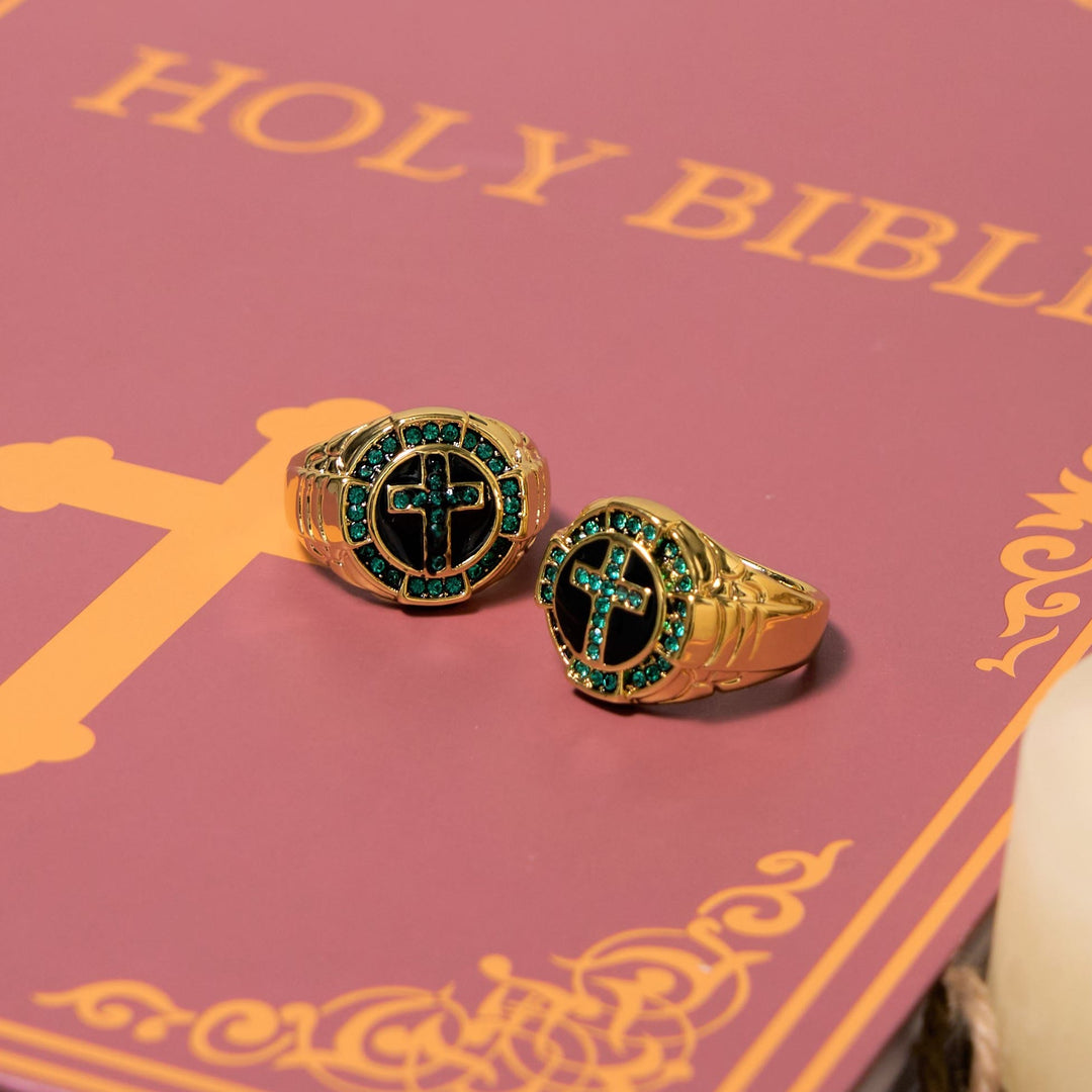 Bague croix en alliage doré ornée de pierres précieuses vertes, style rétro, signée Christianartworkshop - image 2
