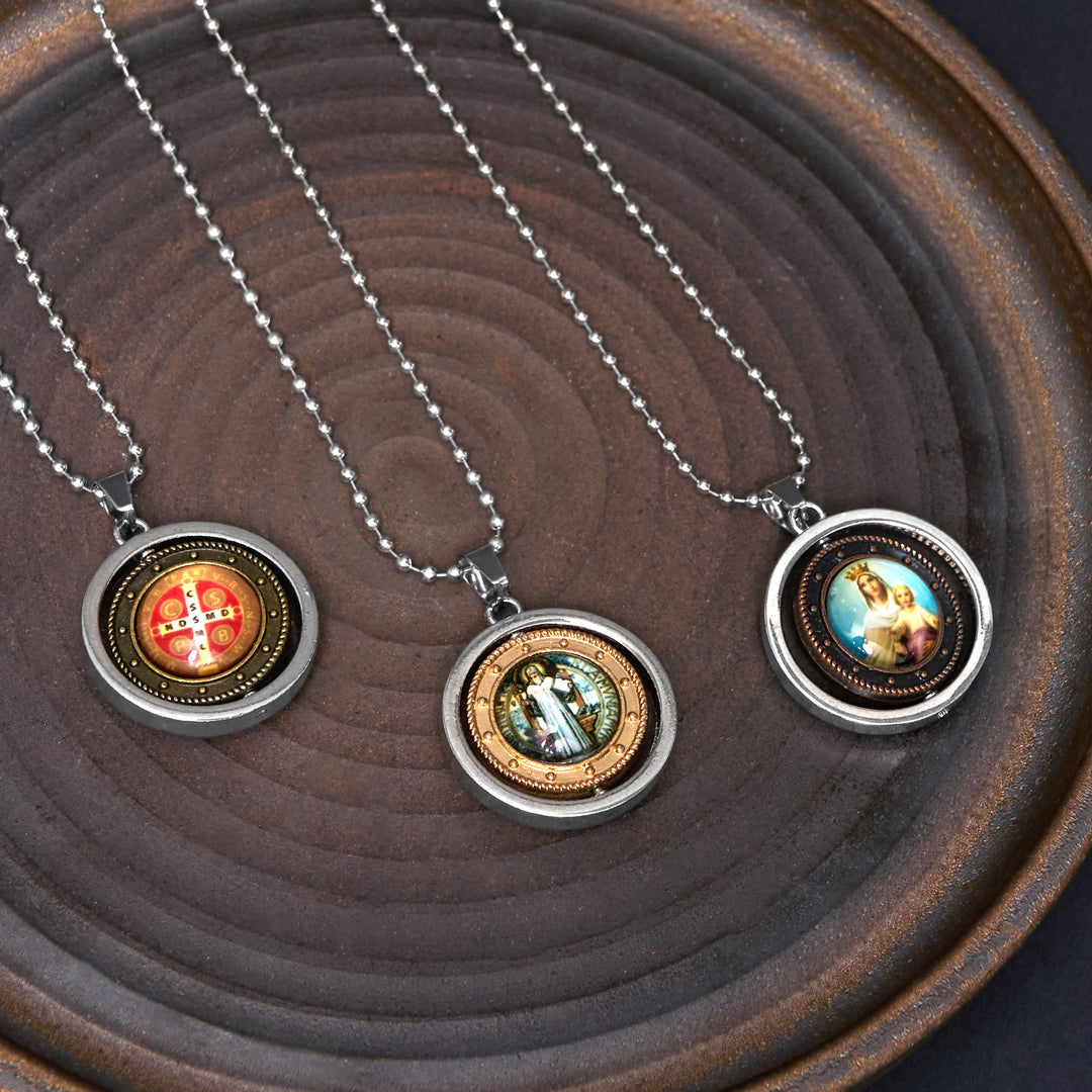 Christianartworkshop Collier pendentif rotatif style rétro avec icône de Jésus, saint Benoît et la Vierge Marie - image 12