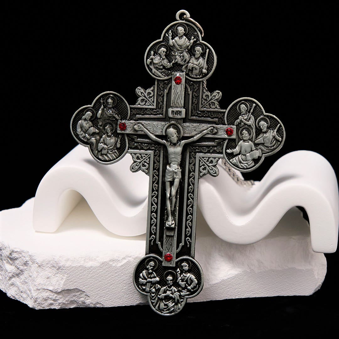 Christianartworkshop Collier pendentif orné d'un crucifix de style classique avec iconographie de la Toussaint et accents de pierres rouges - image 10