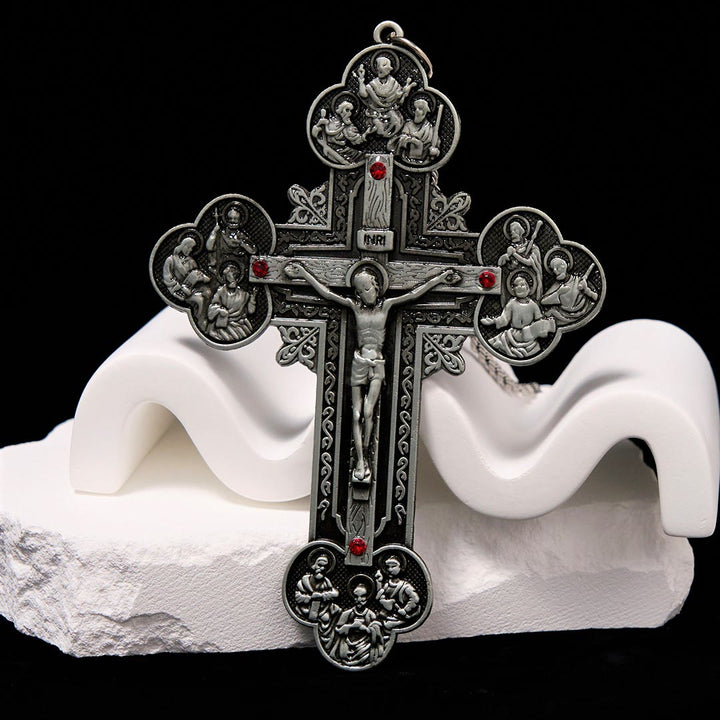 Christianartworkshop Collier pendentif orné d'un crucifix de style classique avec iconographie de la Toussaint et accents de pierres rouges - image 10