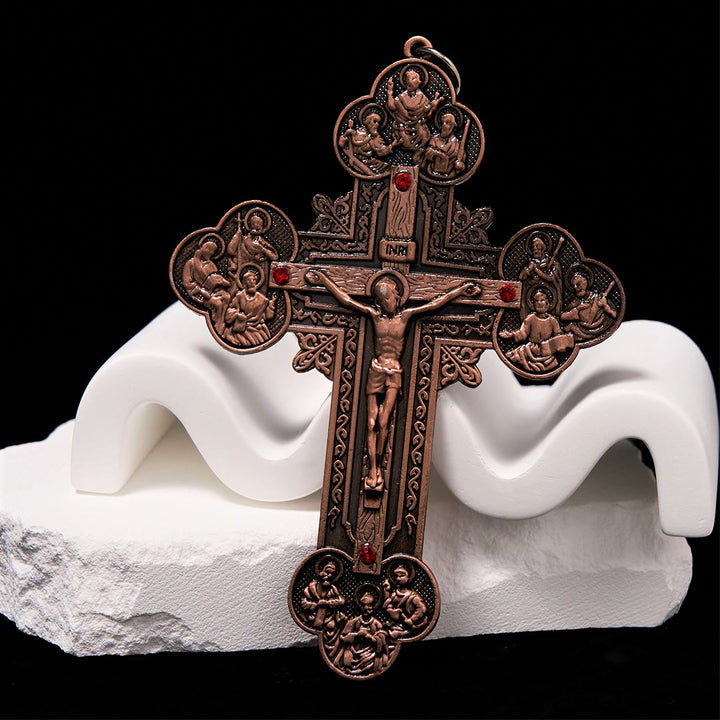 Christianartworkshop Collier pendentif orné d'un crucifix de style classique avec iconographie de la Toussaint et accents de pierres rouges - image 7