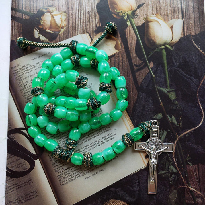 Christianartworkshop Crucifix de Saint Benoît en seau de 12 mm, chapelet en paracorde acrylique vert clair - Vert clair - image 0