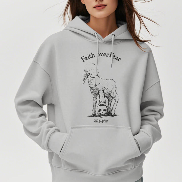 Sweat à capuche en polyester doublé polaire style agneau, avec citation Christianartworkshop « La foi plutôt que la peur ». - image 6