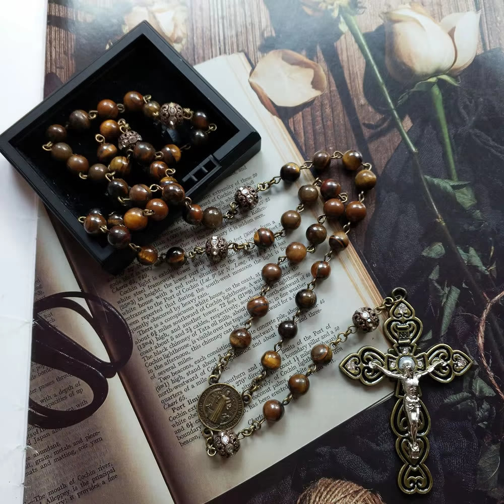 Christianartworkshop Chapelet en alliage avec pierre ronde brune de 8 mm et crucifix, orné d'un pendentif Saint Benoît et d'une chaîne en pierre de 8 mm. - image 2