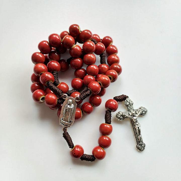Christianartworkshop Chapelet Notre-Dame de Guadalupe et crucifix en céramique rouge ronde de 10 mm avec cordon en nylon - image 5