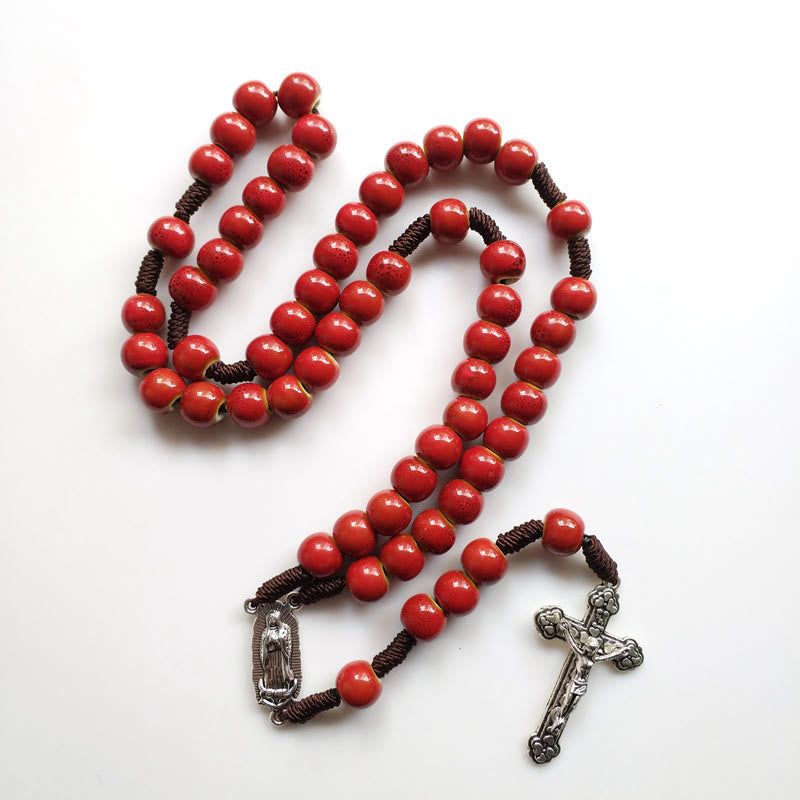 Christianartworkshop Chapelet Notre-Dame de Guadalupe et crucifix en céramique rouge ronde de 10 mm avec cordon en nylon - image 4