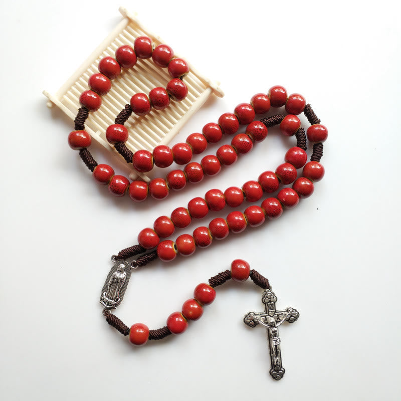 Christianartworkshop Chapelet Notre-Dame de Guadalupe et crucifix en céramique rouge ronde de 10 mm avec cordon en nylon - image 3