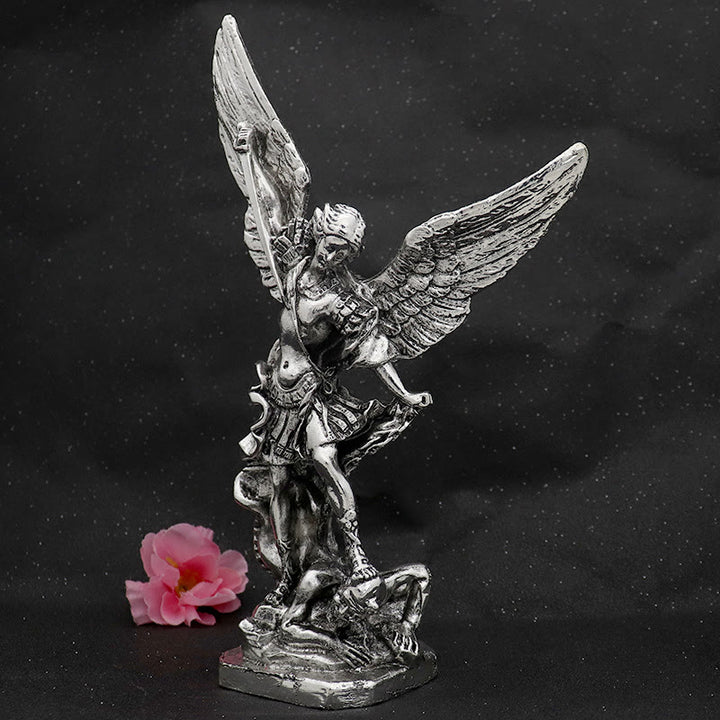 Christianartworkshop Ornement de bureau de style classique représentant Saint Michel Archange terrassant Lucifer - Saint Michel Archange - image 0