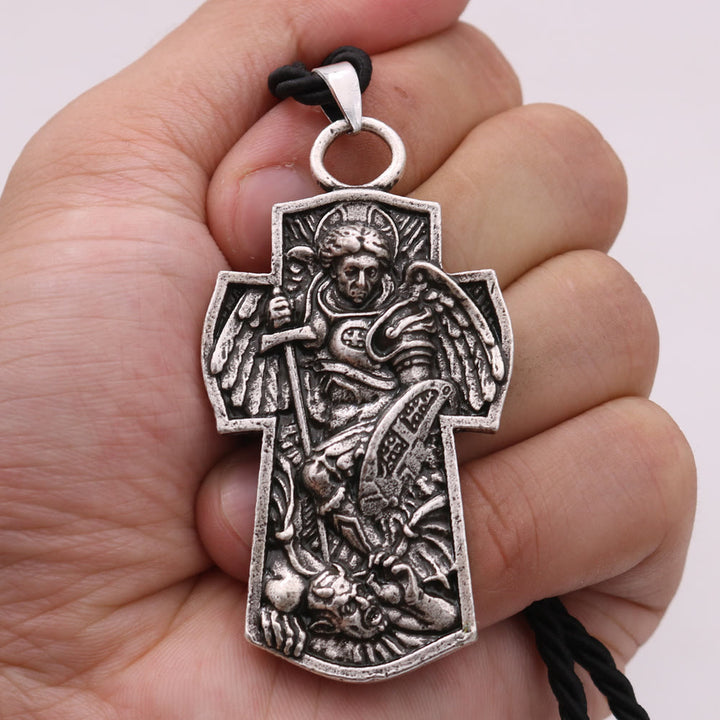 Christianartworkshop Collier pendentif en titane avec médaille de Saint Michel Archange « Protégez-nous » - image 2