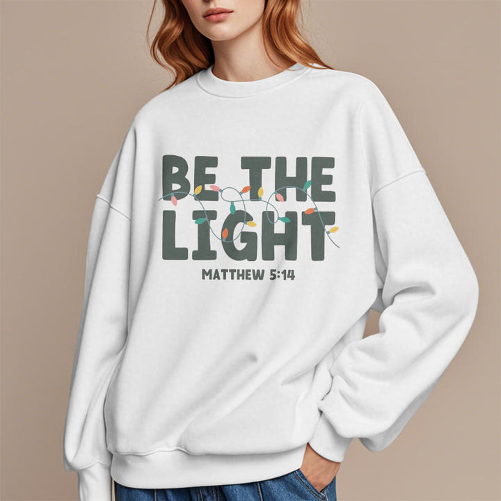 Sweat-shirt en polyester doublé polaire « Be The Light » de Christianartworkshop, style citation - image 4