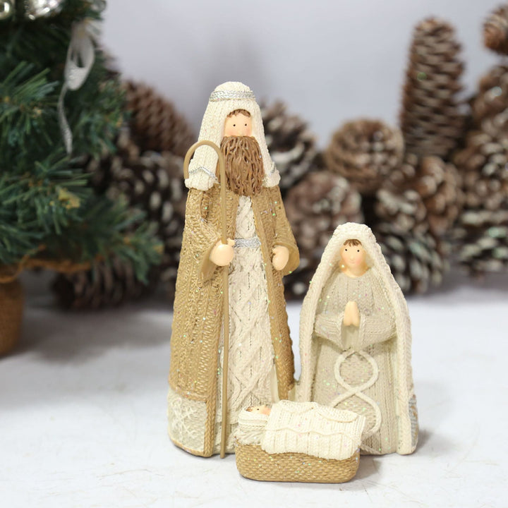 Christianartworkshop Figurine de la Sainte Famille en résine effet tricot, style classique, pour décoration de bureau. - image 1