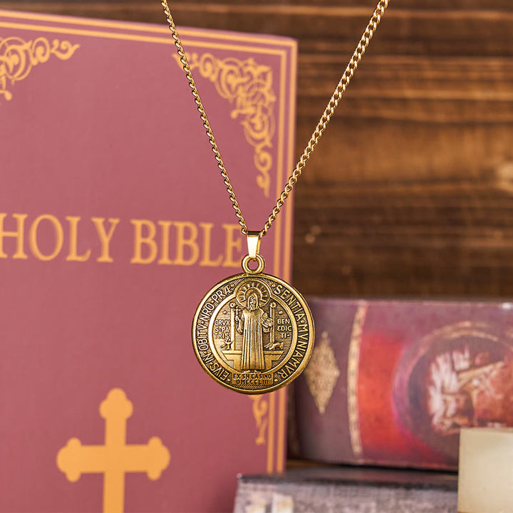 Christianartworkshop Collier pendentif style classique orné du symbole de Saint Benoît (3 couleurs) - Doré - image 3