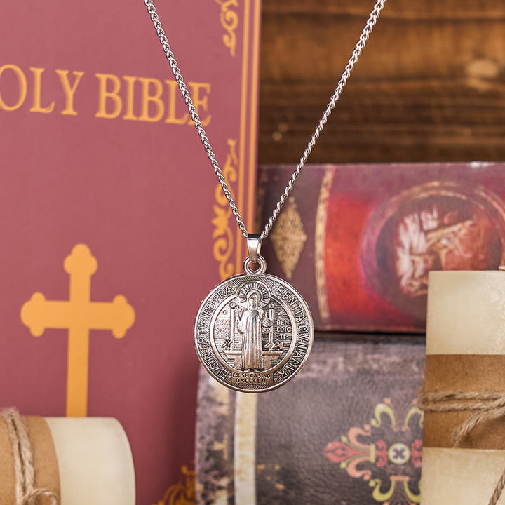 Christianartworkshop Collier pendentif style classique orné du symbole de Saint Benoît (3 couleurs) - Argent - image 5