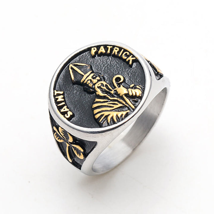 Bague Saint Patrick classique en acier inoxydable de Christianartworkshop - Argent et or - US 14 - image 0