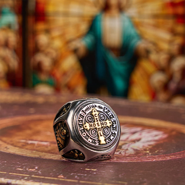 Bague Croix de Saint Benoît de style classique, style Christianartworkshop, Foi Divine - image 3