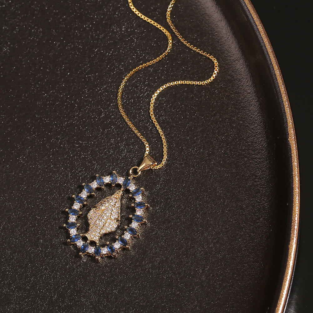 Christianartworkshop Collier pendentif de luxe orné de pierres précieuses et de la médaille miraculeuse de Notre-Dame - image 3