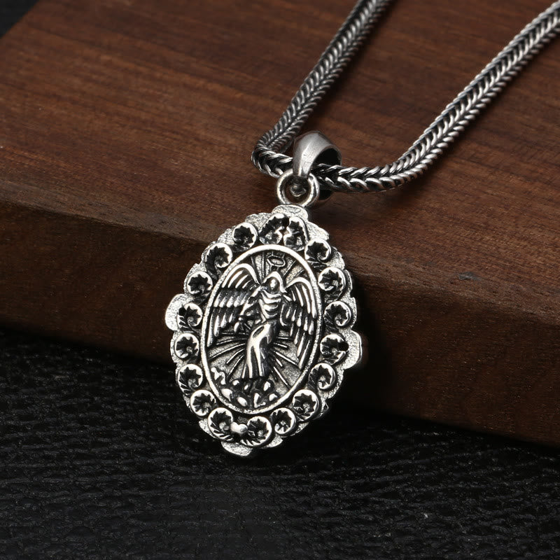 Collier pendentif classique en argent sterling représentant Notre-Dame de Guadalupe et Saint Michel, par Christianartworkshop. - image 1