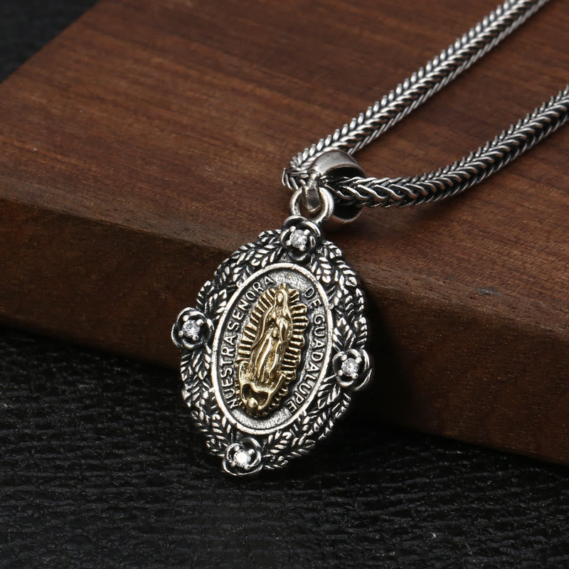 Collier pendentif classique en argent sterling représentant Notre-Dame de Guadalupe et Saint Michel, par Christianartworkshop. - Notre-Dame et Saint Michel - image 0