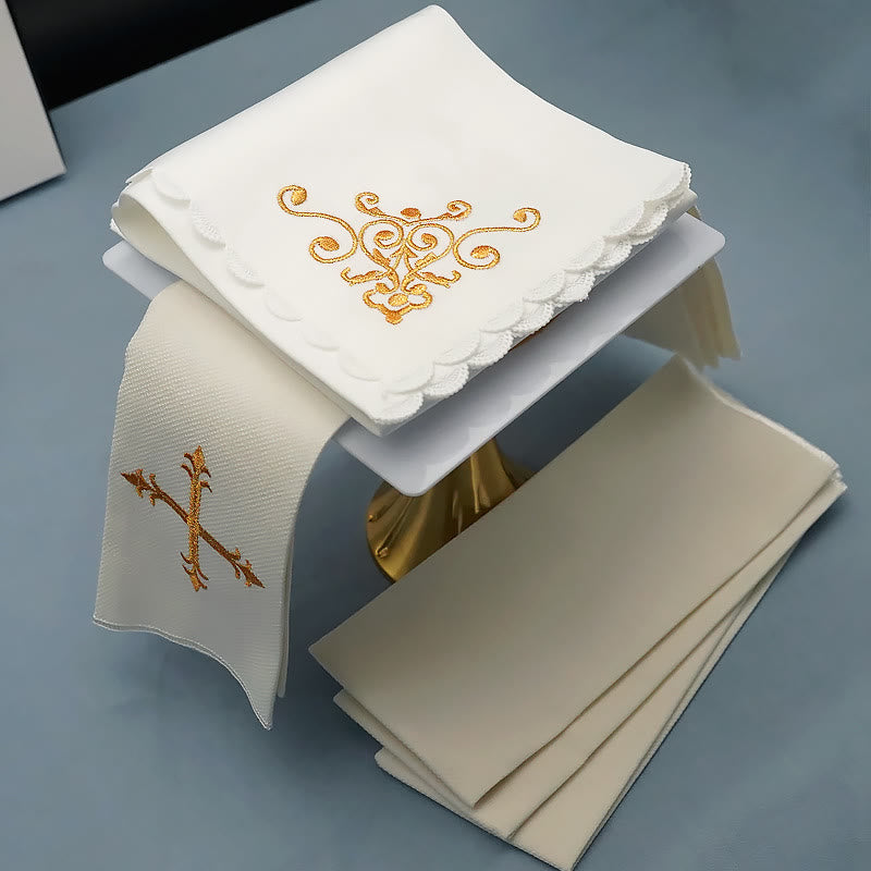 Christianartworkshop Ensemble de lin d'autel religieux comprenant une croix divine, un calice, un voile et un purificatoire - image 1