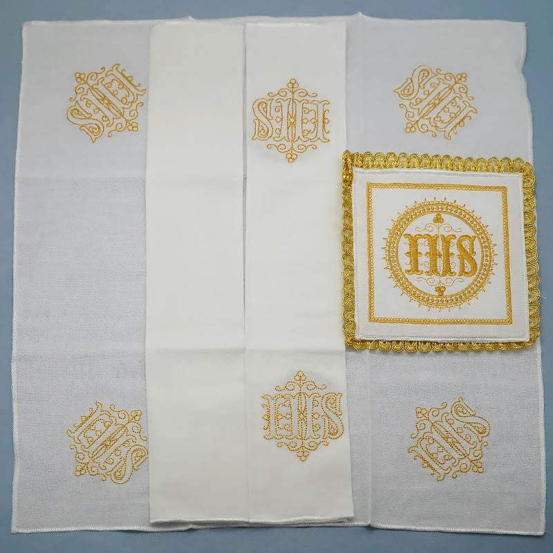 Christianartworkshop Ensemble de lin d'autel religieux brodé d'or comprenant un calice, un voile et un purificatoire (IHS Design) - image 9