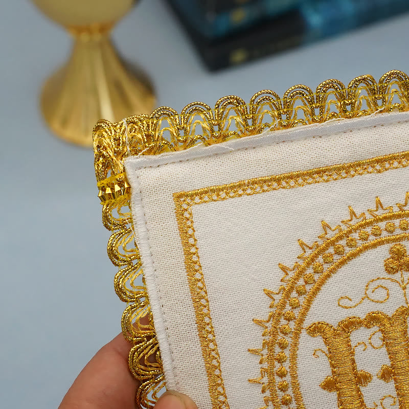 Christianartworkshop Ensemble de lin d'autel religieux brodé d'or comprenant un calice, un voile et un purificatoire (IHS Design) - image 7