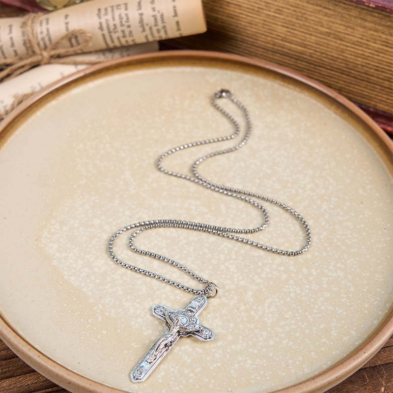 Christianartworkshop Collier pendentif style rétro, orné d'un crucifix Jésus et d'anges. - image 1