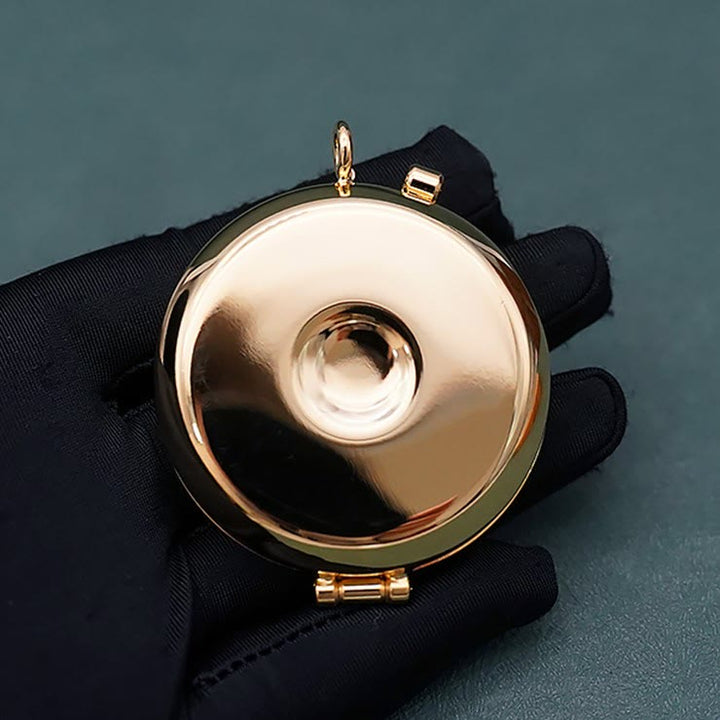 Christianartworkshop Pyx plaqué or orné du symbole Tau – Vase sacré pour la Sainte Eucharistie - image 5