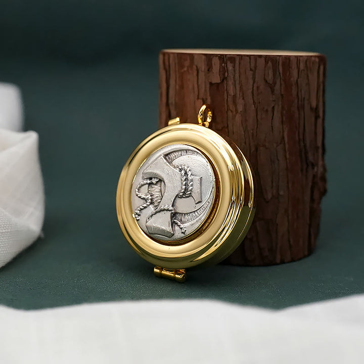 Christianartworkshop Pyx plaqué or orné du symbole Tau – Vase sacré pour la Sainte Eucharistie - image 1