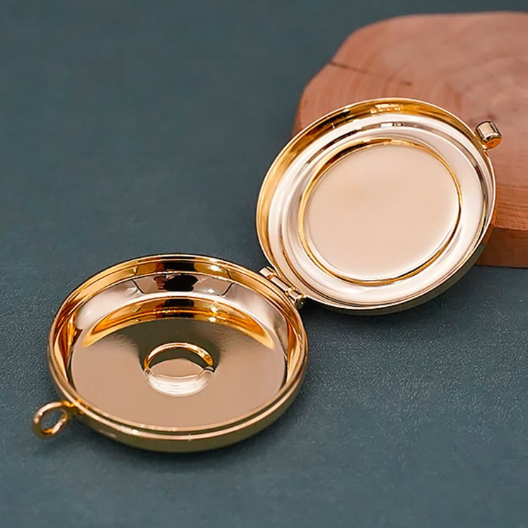 Christianartworkshop Pyx plaqué or orné du symbole Tau – Vase sacré pour la Sainte Eucharistie - image 2