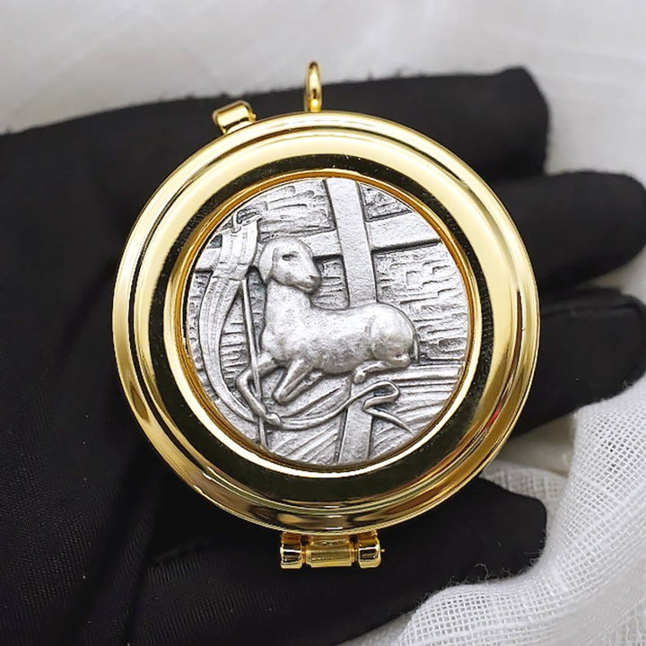 Christianartworkshop Pyx plaqué or avec statue d'agneau – Vase sacré pour la Sainte Eucharistie - image 4