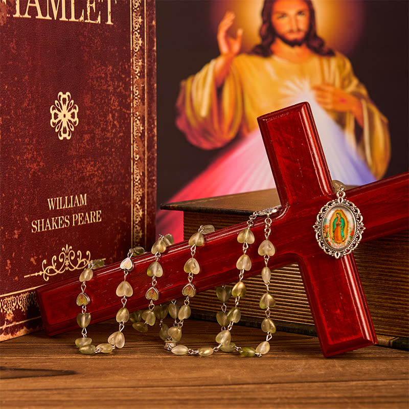 Christianartworkshop Chapelet en alliage de verre vert en forme de cœur, orné d'un cœur d'épines et de Notre-Dame de Guadalupe (10 mm). - image 3