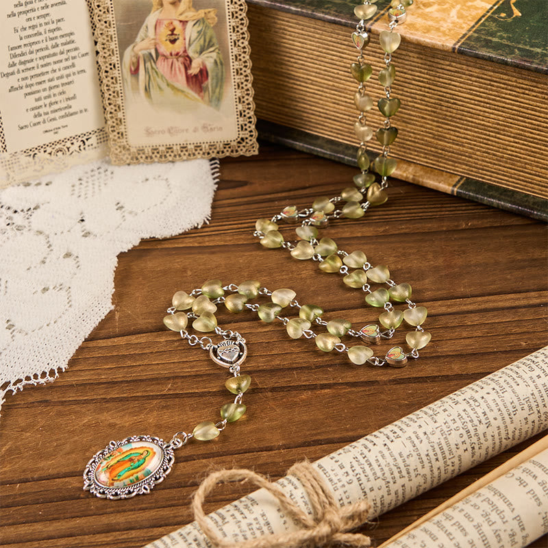 Christianartworkshop Chapelet en alliage de verre vert en forme de cœur, orné d'un cœur d'épines et de Notre-Dame de Guadalupe (10 mm). - Vert - image 0