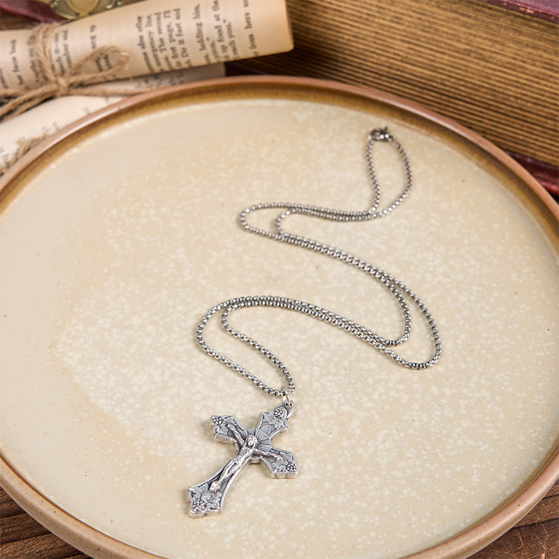 Christianartworkshop Collier pendentif crucifix Jésus à motif rétro exclusif, orné de feuilles de vigne. - image 1