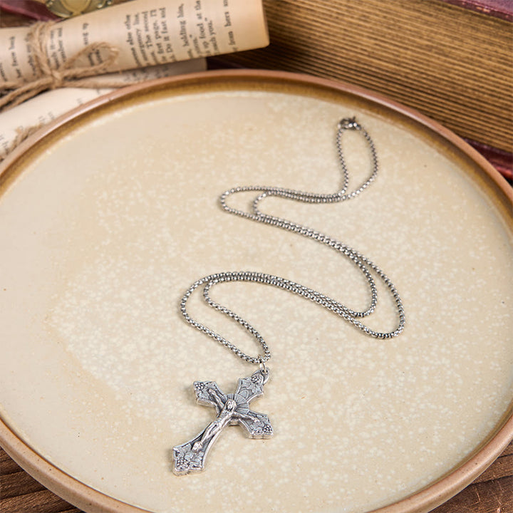 Christianartworkshop Collier pendentif crucifix Jésus à motif rétro exclusif, orné de feuilles de vigne. - image 1