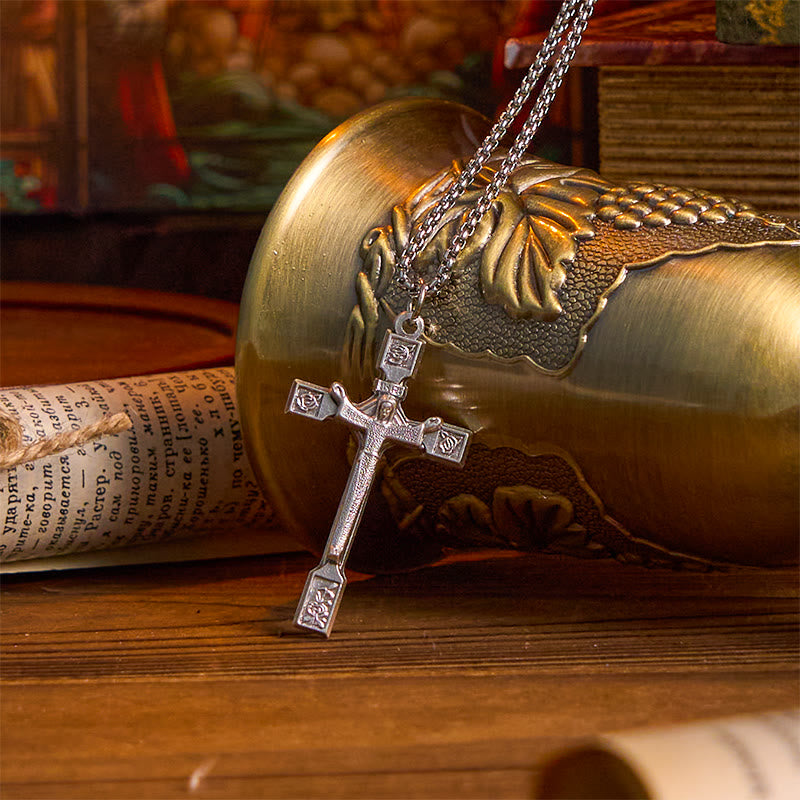 Christianartworkshop Collier pendentif minimaliste et exclusif en forme de croix de Jésus ornée de roses - Crucifix - image 0