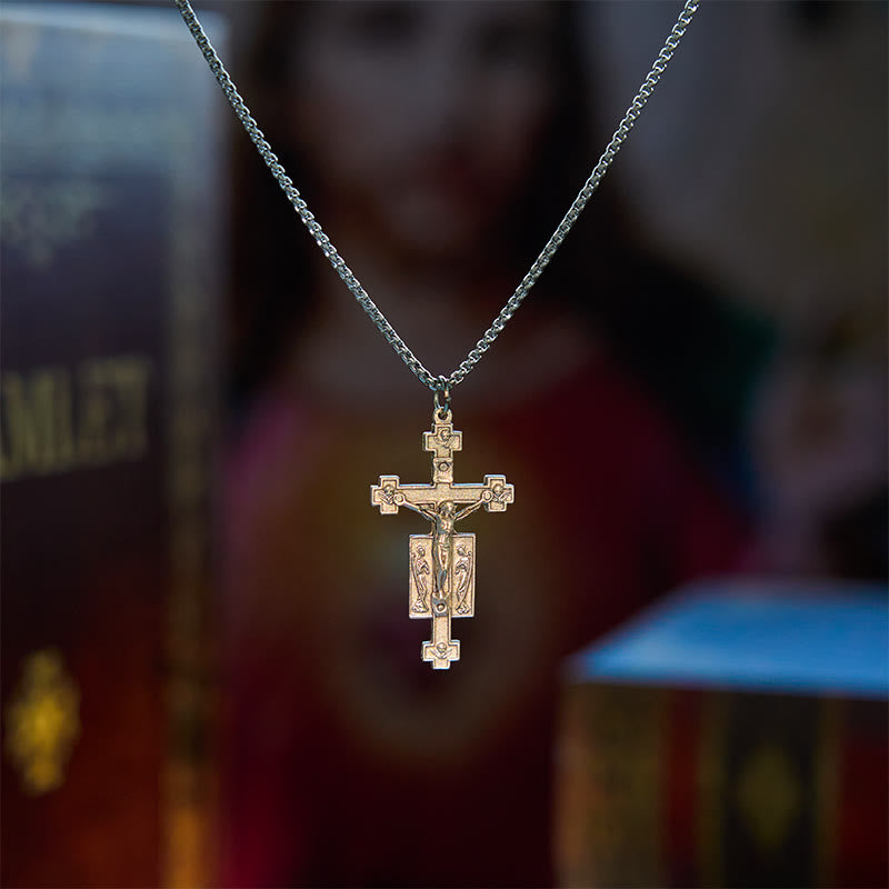 Christianartworkshop Collier pendentif exclusif artisanal représentant un crucifix de Jésus avec des anges bénissants - image 2