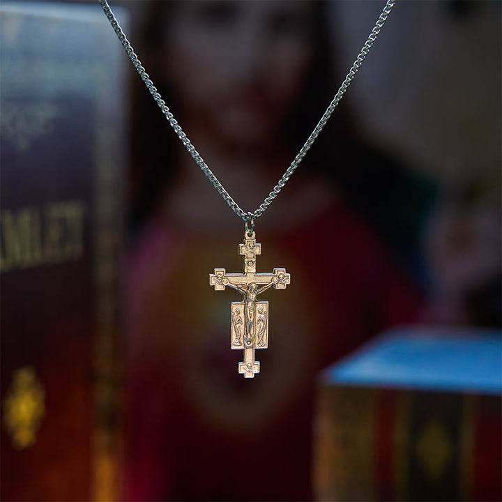 Christianartworkshop Collier pendentif exclusif artisanal représentant un crucifix de Jésus avec des anges bénissants - image 2